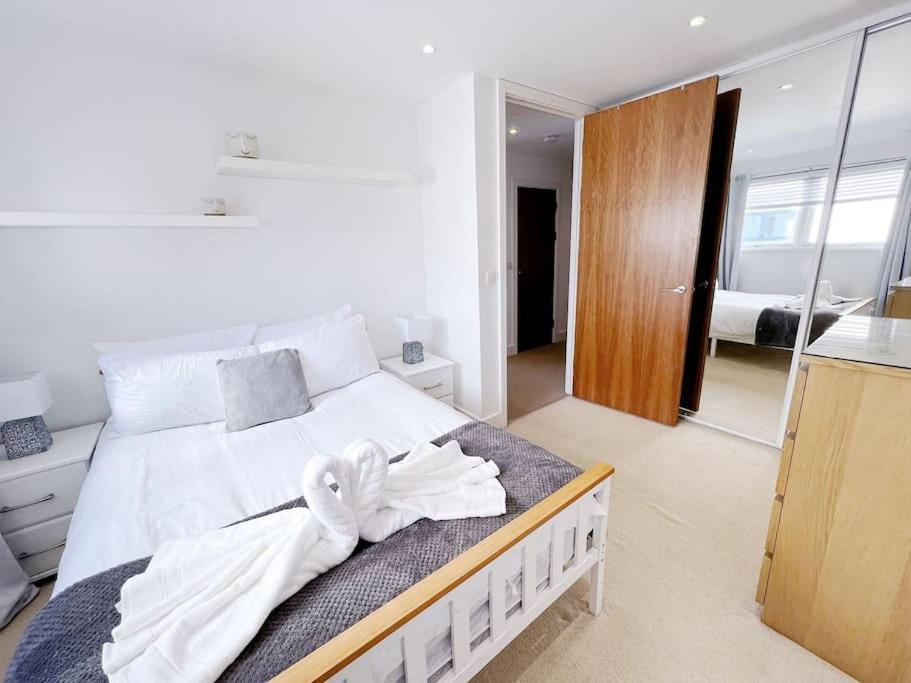 Stylish Seaview One-Bedroom Apt Swansea Eksteriør billede