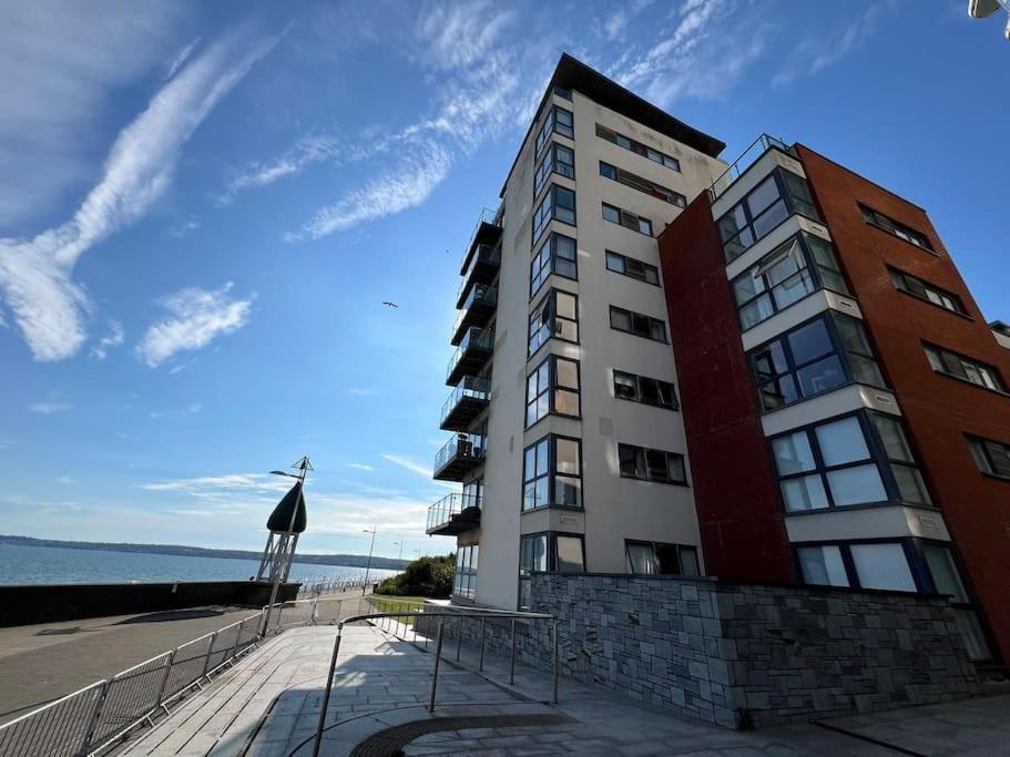 Stylish Seaview One-Bedroom Apt Swansea Eksteriør billede