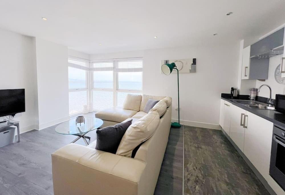 Stylish Seaview One-Bedroom Apt Swansea Eksteriør billede