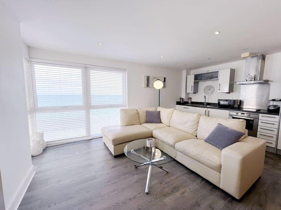 Stylish Seaview One-Bedroom Apt Swansea Eksteriør billede